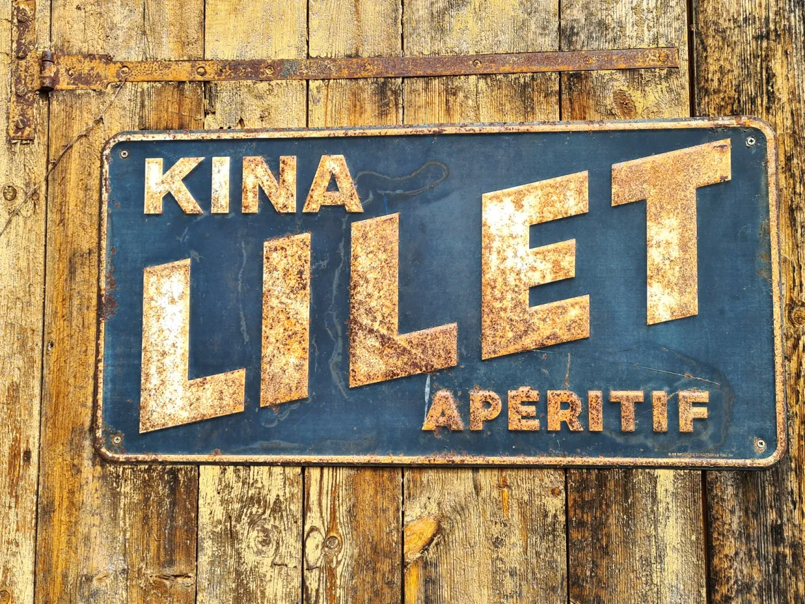 Lillet Enamel Plate