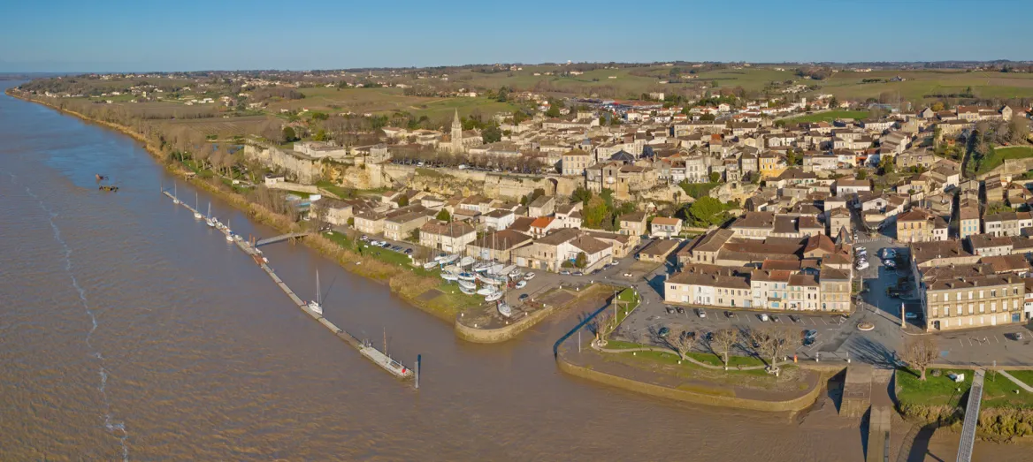 Bourg-sur-Gironde Photo : SpiritProd33 Adobestock
