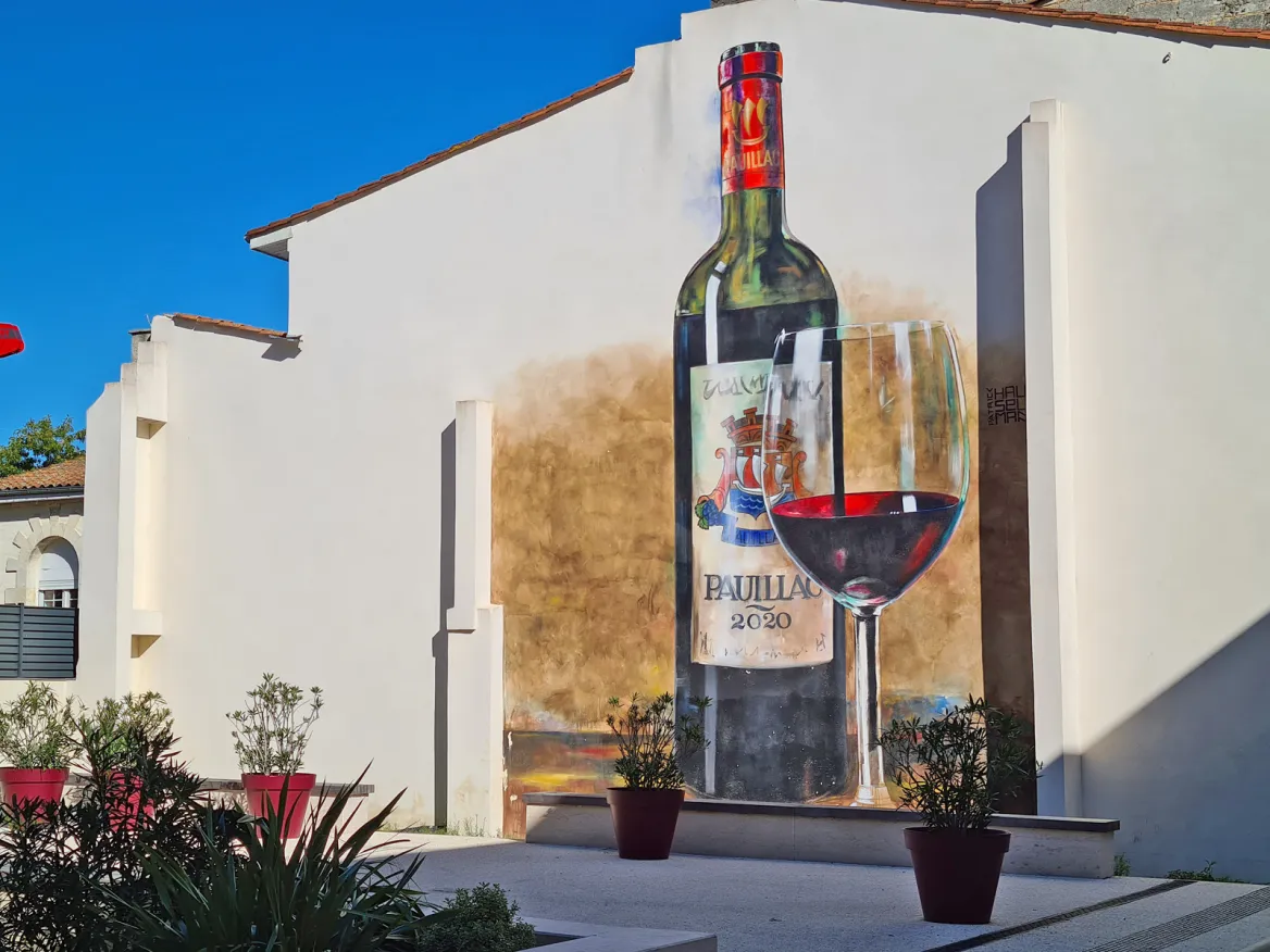 Pauillac mural painting