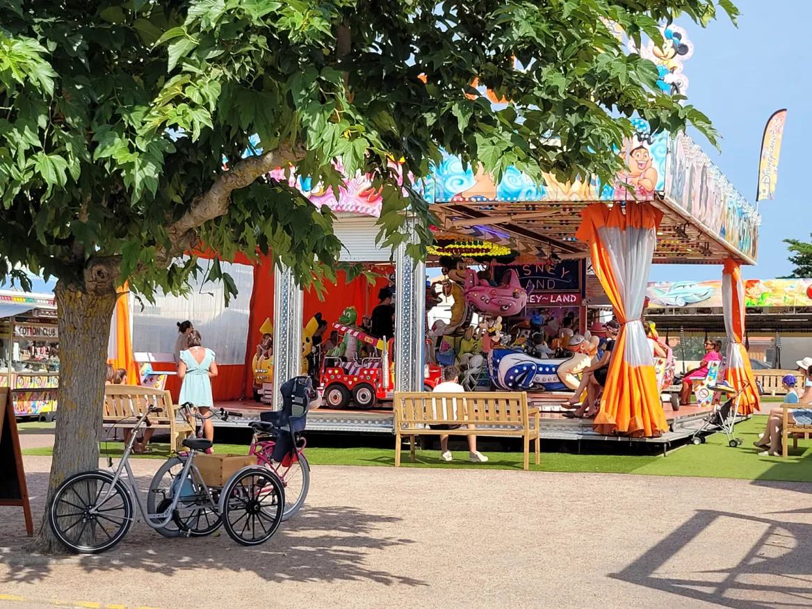 Manège au marché de Vendays Montalivet