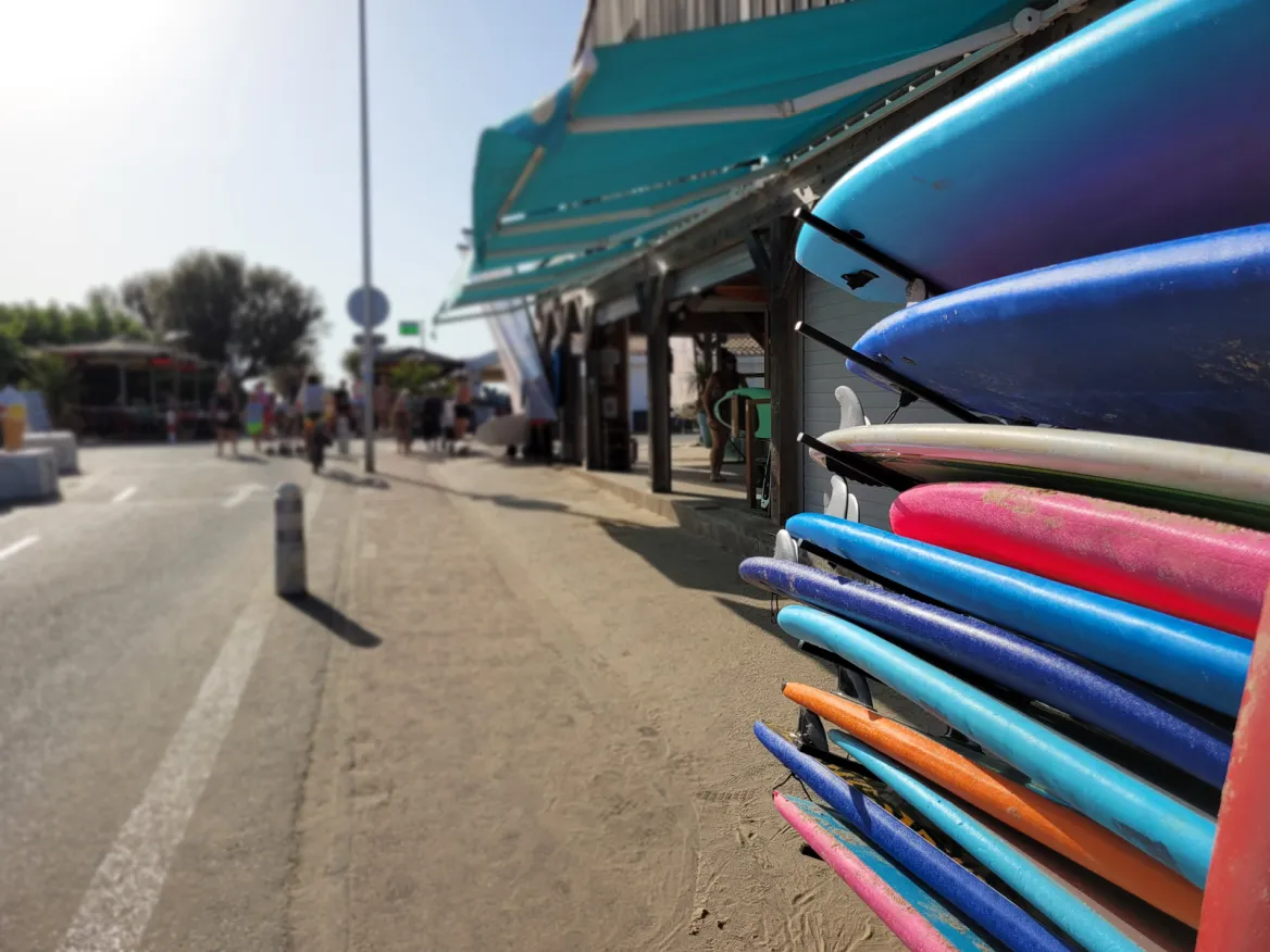 Rent surf equipment in hourtin