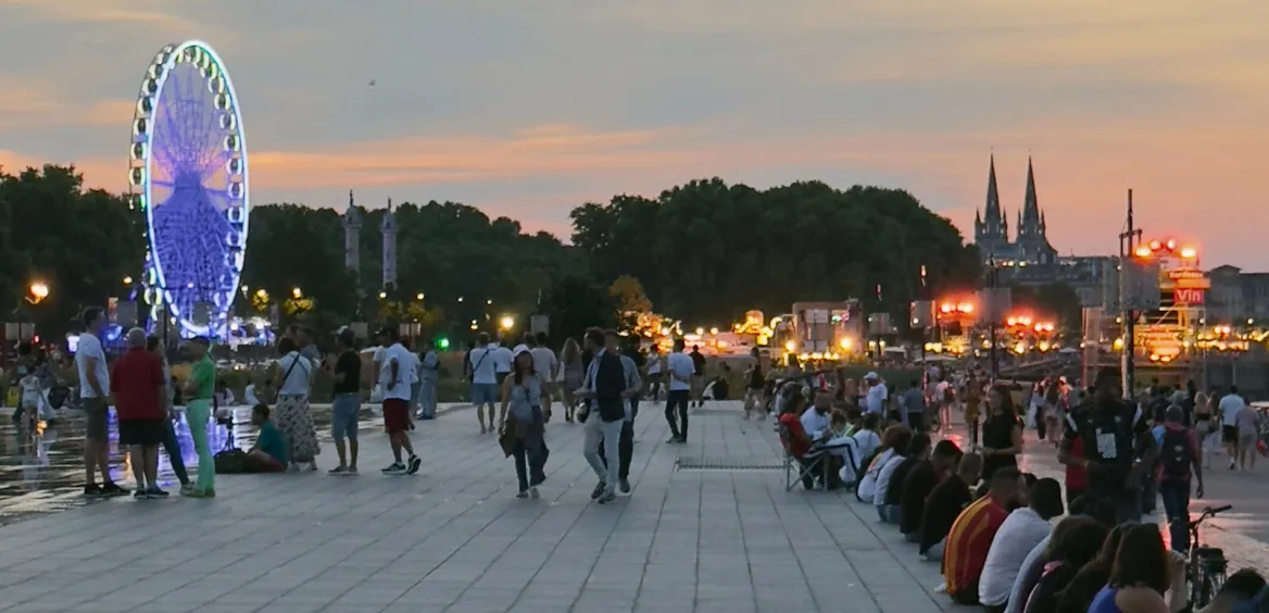 Bordeaux Wine Festival from the water mirror