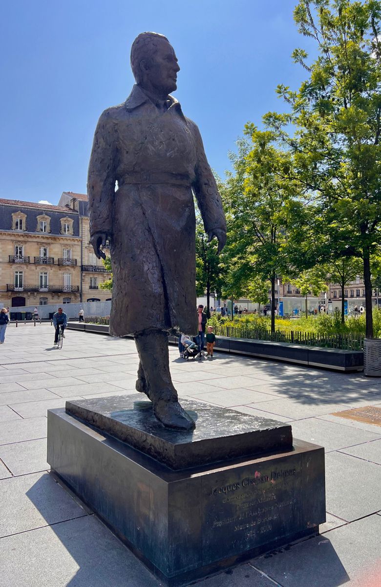 Statue Chaban-Delmas