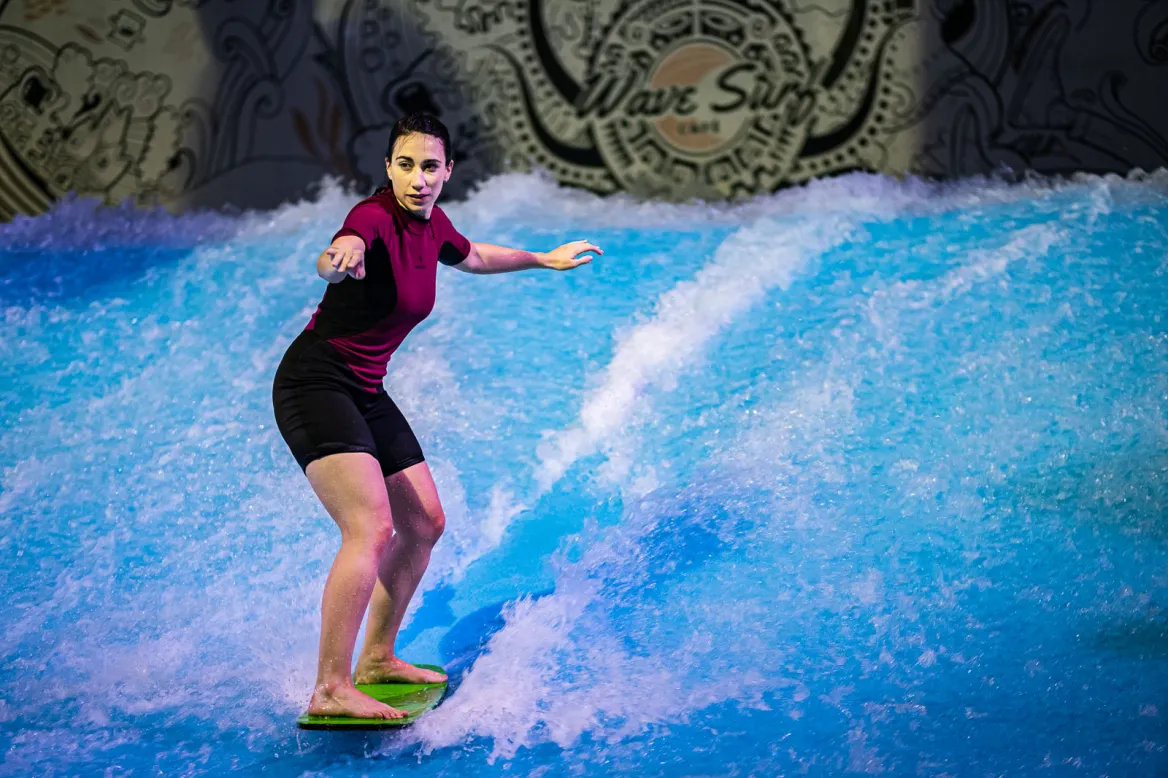 Quelques minutes sur la planche de surf immortalisées