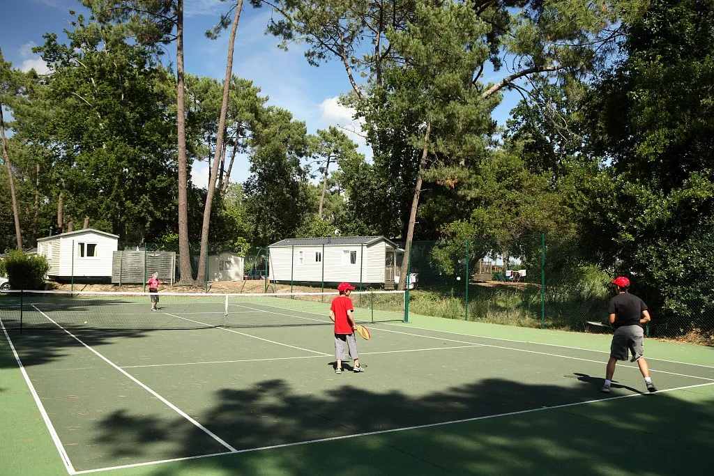 Tennis campsite les viviers