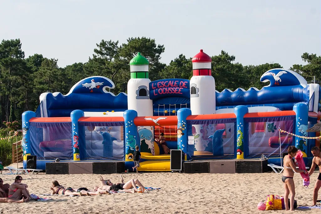 Inflatable castle camping les viviers