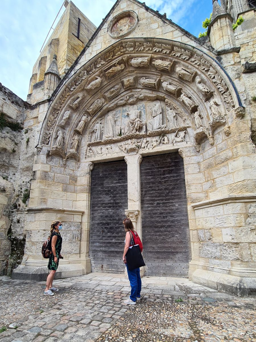 Entrance gate
