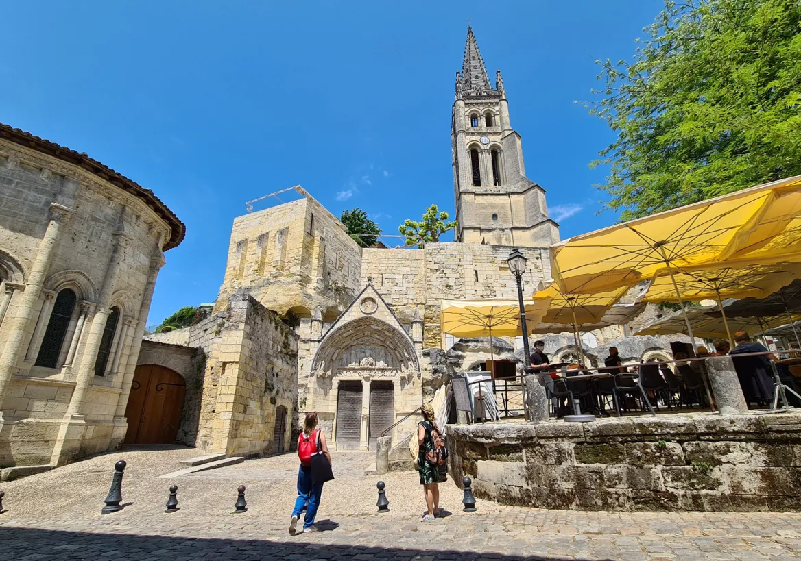 Monolithic church square